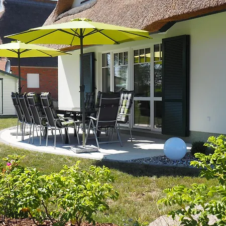 Traumhaft Schönes: Thatched Seaside Retreat With Sauna Holiday home Rerik